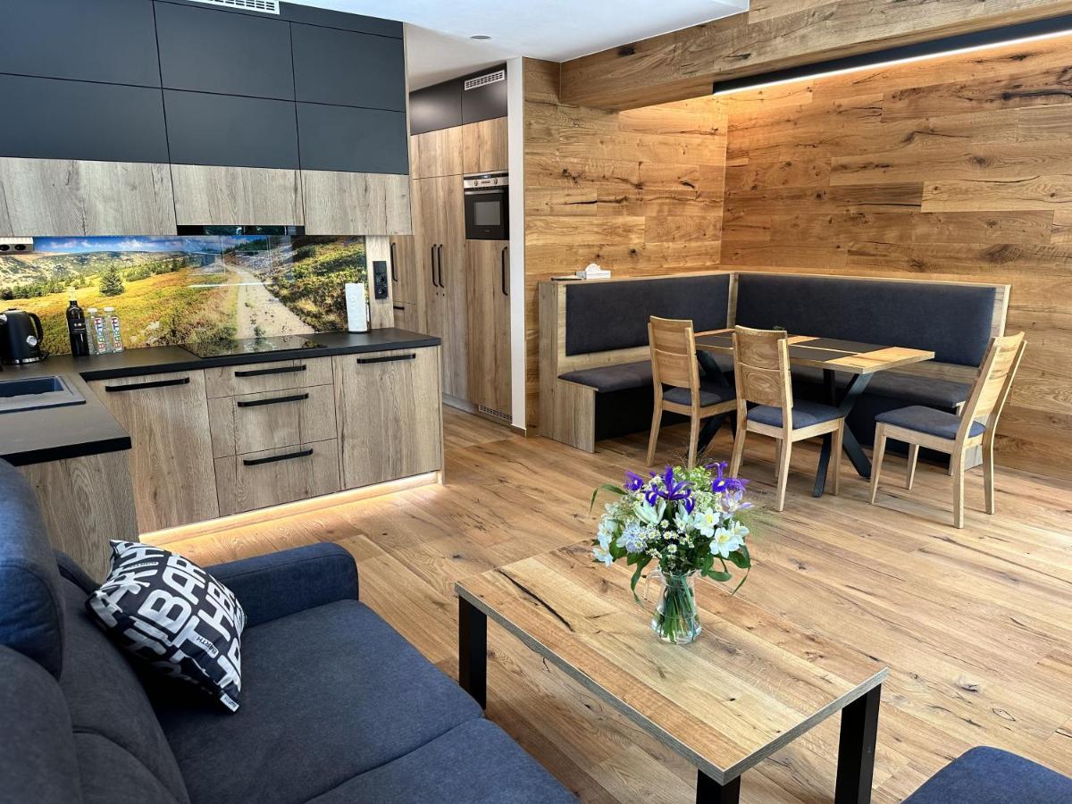 Apartmany Barth Holiday - Rezidence Maj بيتس بود سنيزكو المظهر الخارجي الصورة