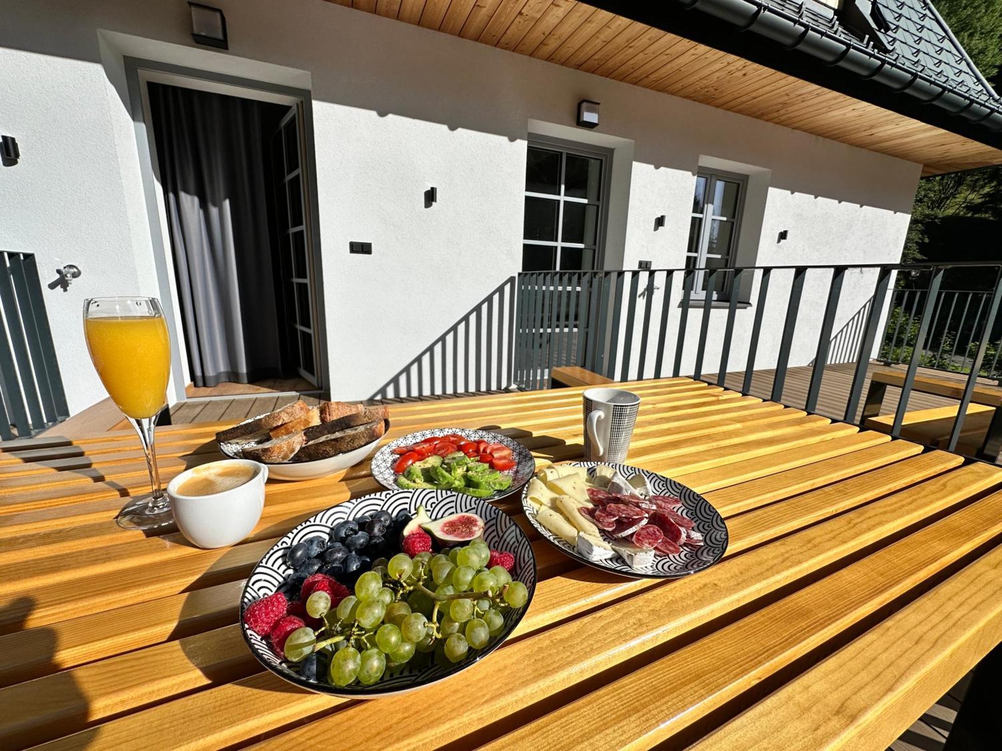 Apartmany Barth Holiday - Rezidence Maj بيتس بود سنيزكو المظهر الخارجي الصورة